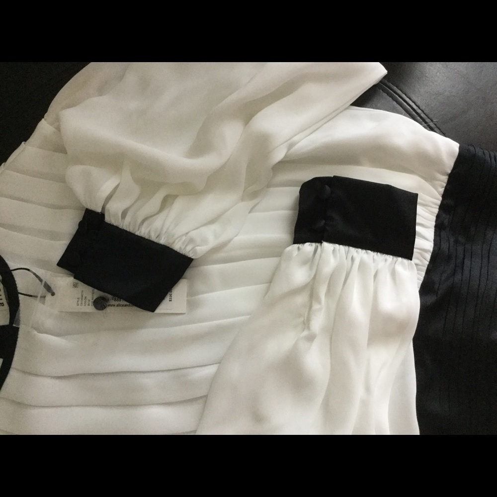 SOLD! NWT ALICE + OLIVIA Dakota Tie Back Crop Top - Picture 16 of 16